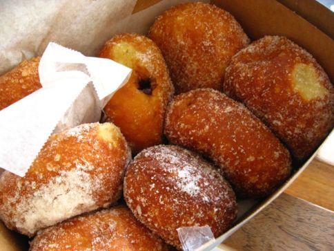 Leonard's_malasadas